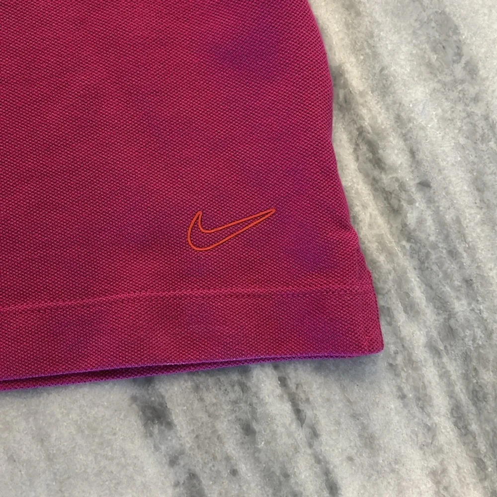 NWT Nike Golf DriFit Quaker Hill Country Club Girls Polo sz Medium Fuchsia